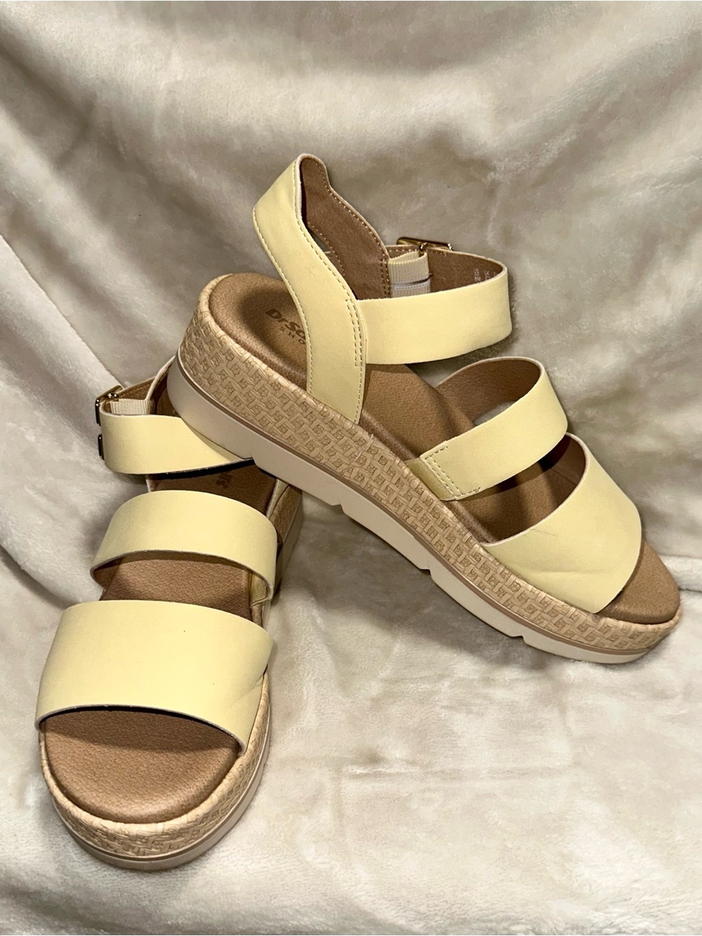 Dr,. Scholl's Women's Yellow Platform Wedge Sandals Size 8